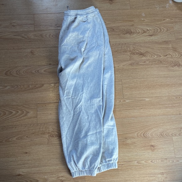 Grey sweatpants - Picture 2 of 2